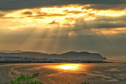 Carmen Sylva Studio flat Llandudno sea front