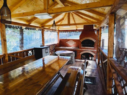 SEZATOAREA LUPILOR in Lepsa