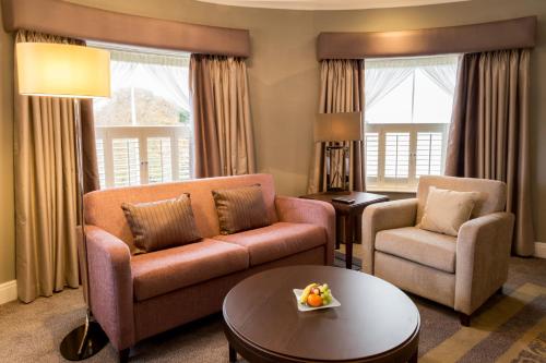 Oakley Hall Hotel - image 3