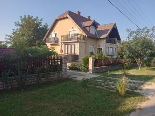 SZIESZTA APARTMAN