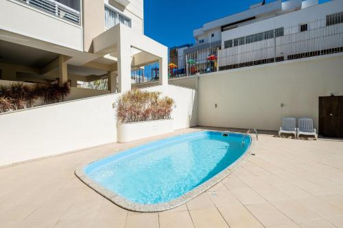 Apto com piscina a 2min da praia CAC106