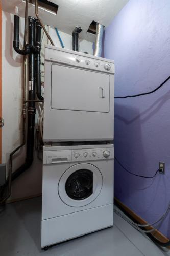 239 Aspen Meadows Rd Home - On Ski Hill Road 239 Aspen Meadows Rd Home - On Ski Hill Road