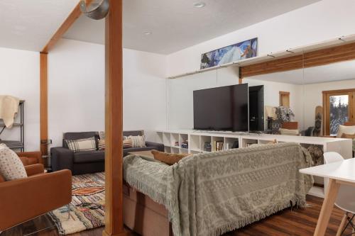 239 Aspen Meadows Rd Home - On Ski Hill Road 239 Aspen Meadows Rd Home - On Ski Hill Road