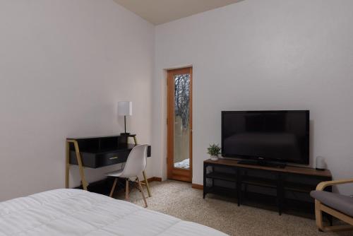 239 Aspen Meadows Rd Home - On Ski Hill Road 239 Aspen Meadows Rd Home - On Ski Hill Road