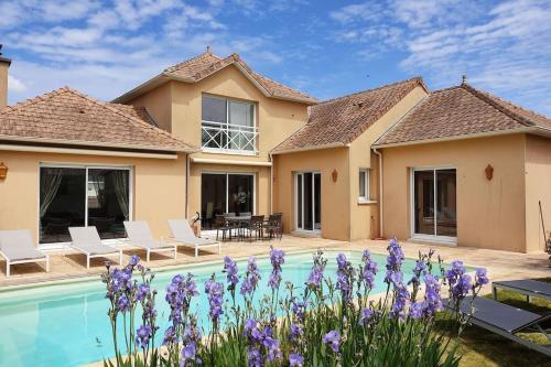 Havre de paix avec piscine pour 6 personnes gîte à louer Cavaro