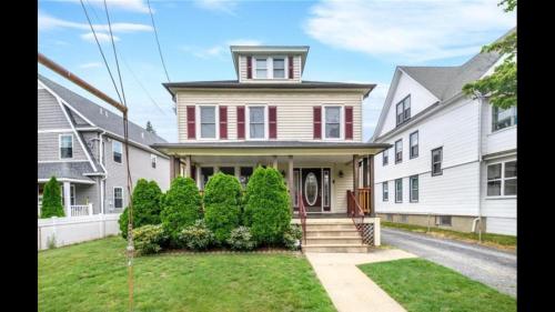 Black Rock Home - 4 bed - jacuzzi bath - beach in Bridgeport, USA