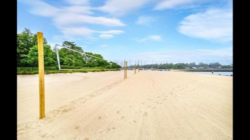 Black Rock Home - 4 bed - jacuzzi bath - beach in Bridgeport, USA