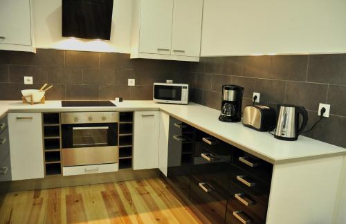 Marques Classy Apartment by be@home - image 3