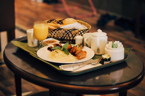 Food and beverages, FEZ INN Hotel in Bayrampasa