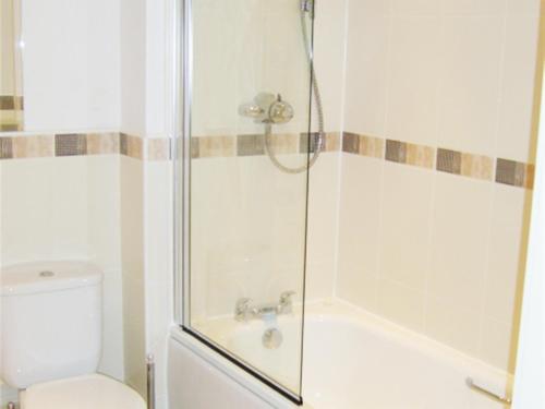 Short Term Worsley Apartment - image 6