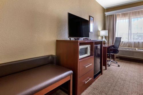 Comfort Inn & Suites