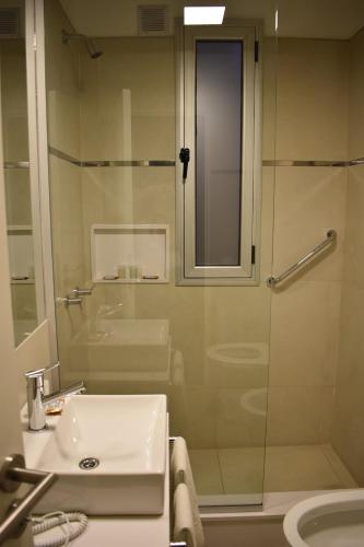 One-Bedroom Apartment image 8