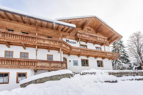 Two-Bedroom Deluxe Apartment with Garden View