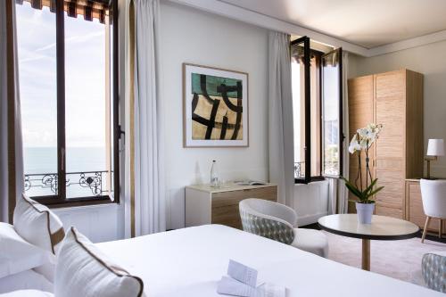 Luxury Room - Sea and Garden View