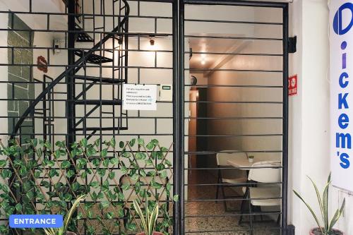 Dickem's Transient House near Fort Szent Pedro