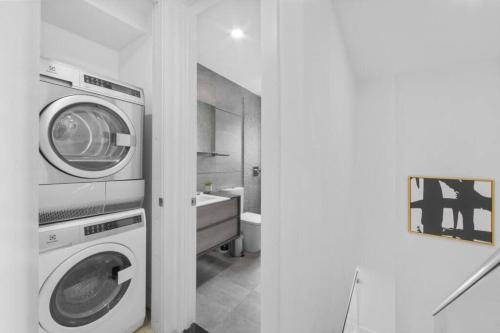 75-5C 3BR LUXURY Duplex BRAND NEW W&D Elevator, New York (photo 9)