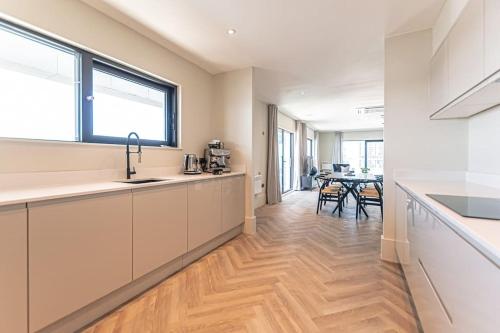 Luxurious 3 Bed - RIVER VIEW
