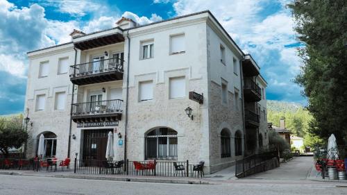 . Hostal Rural Amador