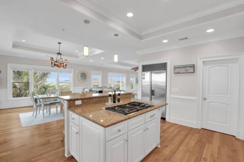 5 Bed 5 Bath Luxury Beach Front Home w/Ocean Views thumb 3