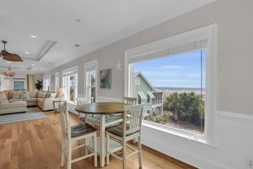 5 Bed 5 Bath Luxury Beach Front Home w/Ocean Views detail