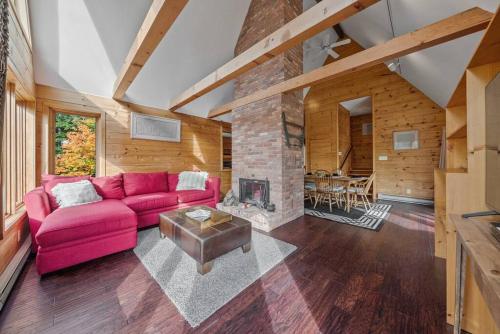 Serene Spacious Home in Creemore