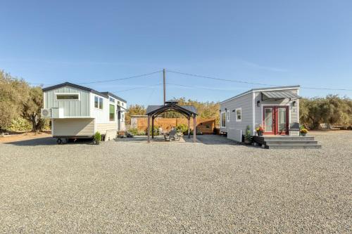 Red Door Tiny Home Lewis Ranch