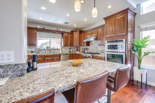 Large Las Vegas Home with Pool, Hot Tub and Game Room, Las Vegas (fotografie 6)