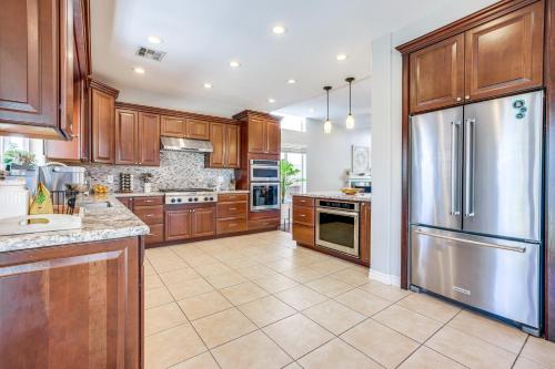 Large Las Vegas Home with Pool, Hot Tub and Game Room, Las Vegas (fotografie 9)