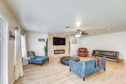 Austin Home with Deck - 9 Mi to Zilker Park! in Austin, USA