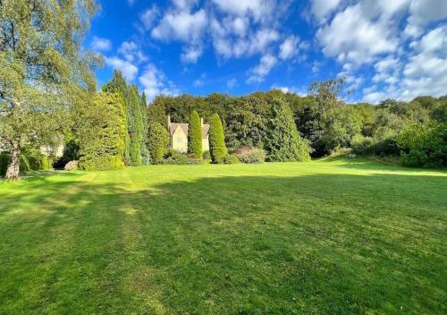 Perfect Cotswold Home with vast stunning Ground's