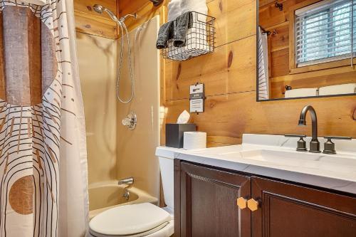 Sautee Nacoochee Mtn Paradise with Spacious Deck! - image 11