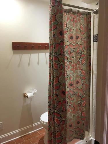 Cozy studio near DC in walkable Falls Church, VA in Falls Church, USA