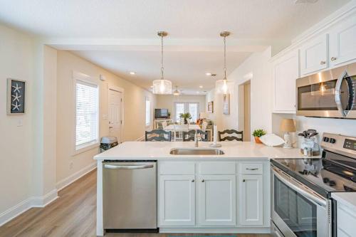 Brand New Tybee Beach Home: Walk to Beach (Unit A) Brand New Tybee Beach Home: Walk to Beach (Unit A)