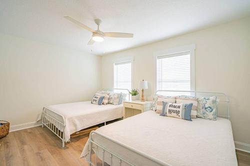 Brand New Tybee Beach Home: Walk to Beach (Unit A) Brand New Tybee Beach Home: Walk to Beach (Unit A)