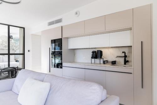 SPLENDIDE APPARTEMENT NICE BLUE PEARL TOUT CONFORT VUE MER PANORAMIQUE, Nice (photo 3)