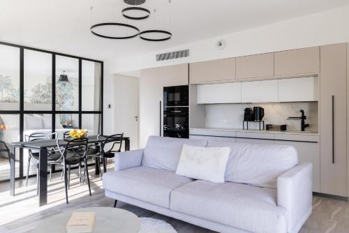 SPLENDIDE APPARTEMENT NICE BLUE PEARL TOUT CONFORT VUE MER PANORAMIQUE, Nice (photo 9)