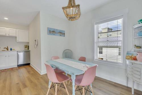 Freshly Renovated Tybee Beach Home:Short Walk to B Freshly Renovated Tybee Beach Home:Short Walk to B