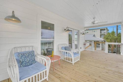 Freshly Renovated Tybee Beach Home:Short Walk to B Freshly Renovated Tybee Beach Home:Short Walk to B