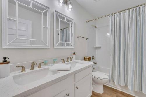 Freshly Renovated Tybee Beach Home:Short Walk to B Freshly Renovated Tybee Beach Home:Short Walk to B