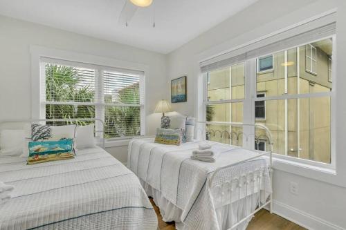 Freshly Renovated Tybee Beach Home:Short Walk to B Freshly Renovated Tybee Beach Home:Short Walk to B