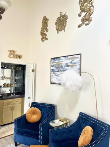Trendy 2BR 2BA Oasis W/ Loft, Home Away From Home! in Memphis, USA