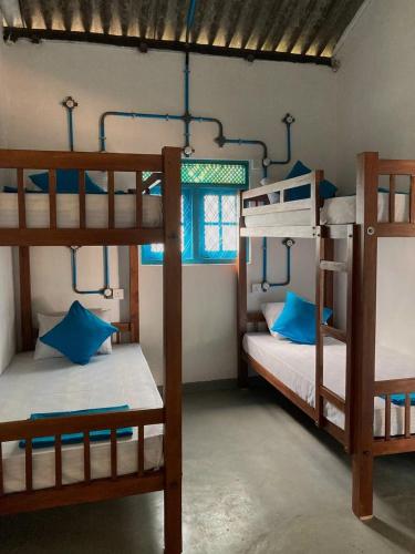 1 bunk bed
