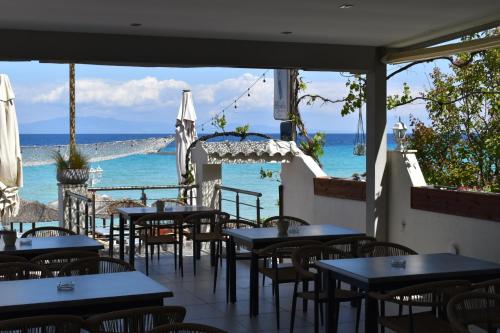 Afrodite Seaside Rooms 2