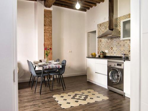 Chezmoihomes Sweet & Trendy nest in Granada Center for 6, Granada (photo 6)