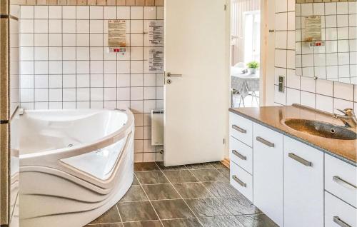 Kitchen, Holiday Home Havbakken V in Flovt