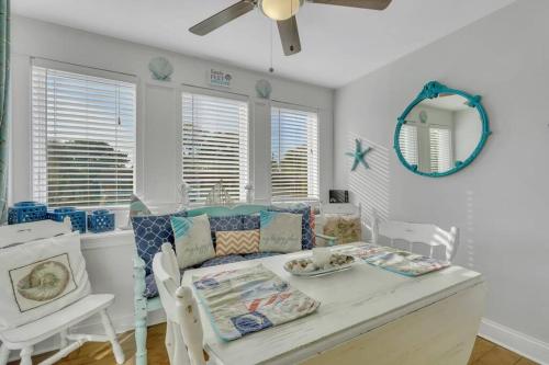 Tybee Wishes: 2 Bed 2 Bath Condo w/ rooftop Pool