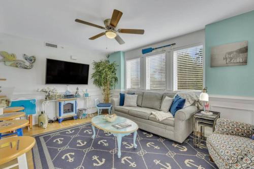 Tybee Wishes: 2 Bed 2 Bath Condo w/ rooftop Pool