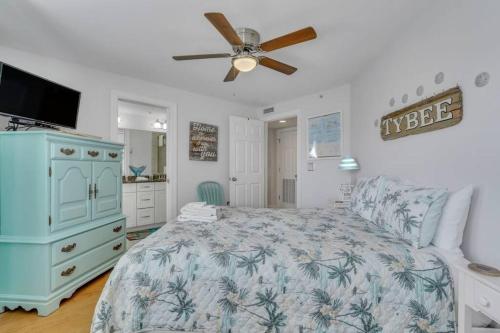 Tybee Wishes: 2 Bed 2 Bath Condo w/ rooftop Pool