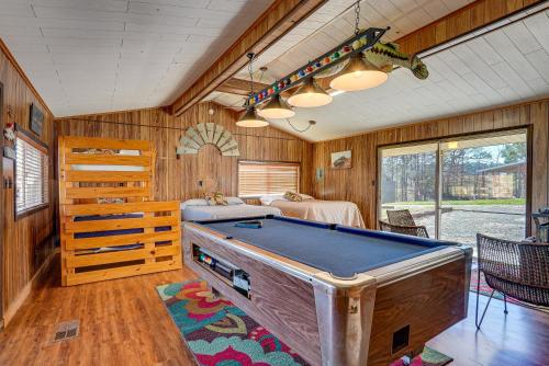 Updated Getaway on Toledo Bend with Pvt Boat Launch! Updated Getaway on Toledo Bend with Pvt Boat Launch!