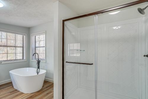 Updated Getaway on Toledo Bend with Pvt Boat Launch! Updated Getaway on Toledo Bend with Pvt Boat Launch!